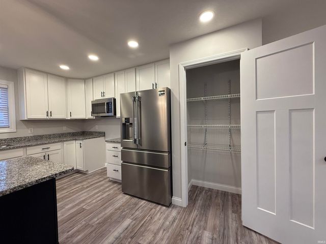 113 W Vine Street, Flora, IN 46929