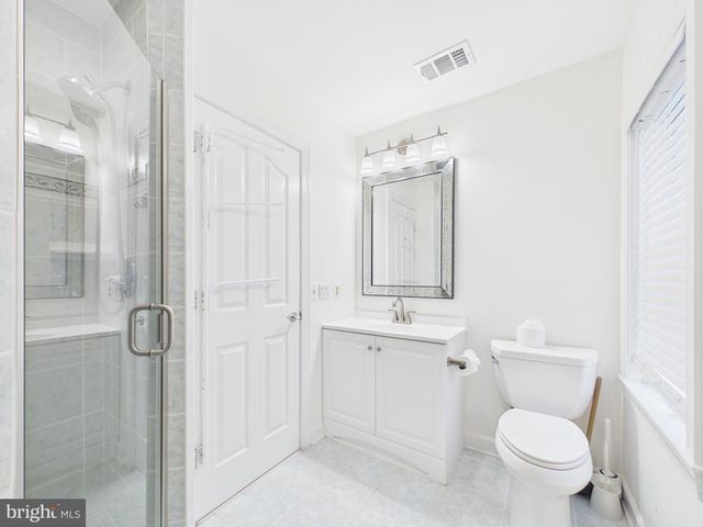 7972 PINNACLE RIDGE DR, Manassas, VA 20112