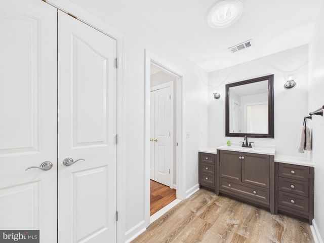 7972 PINNACLE RIDGE DR, Manassas, VA 20112