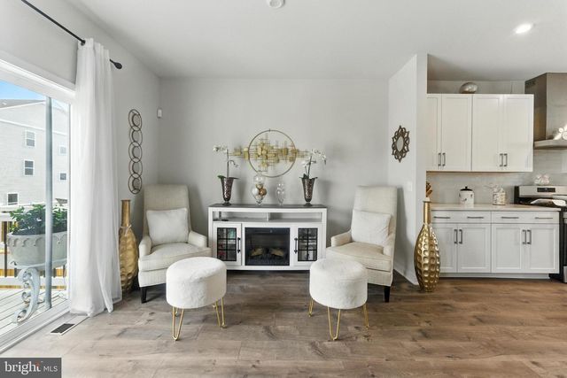 406 HONEYBERRY LN, Fredericksburg, VA 22405