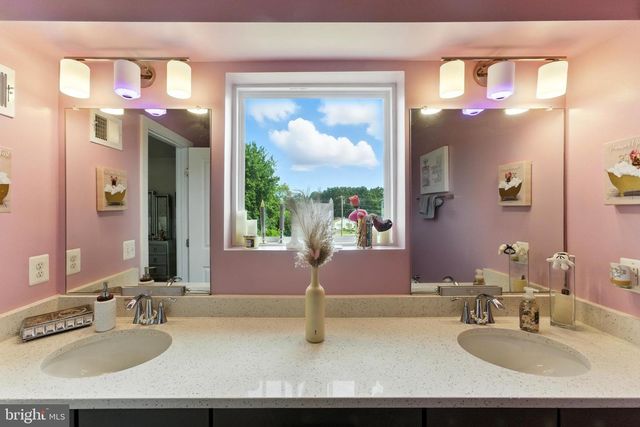 406 HONEYBERRY LN, Fredericksburg, VA 22405