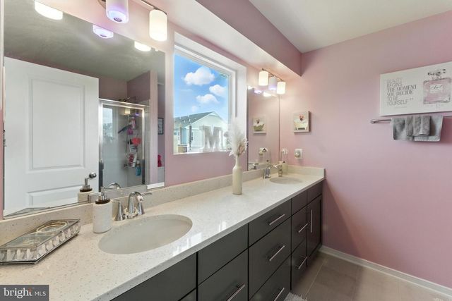 406 HONEYBERRY LN, Fredericksburg, VA 22405
