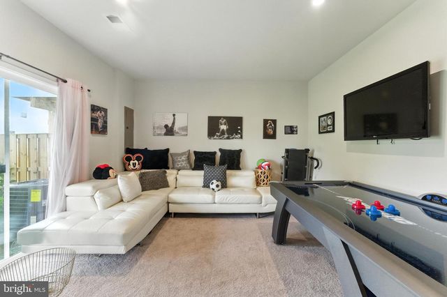 406 HONEYBERRY LN, Fredericksburg, VA 22405