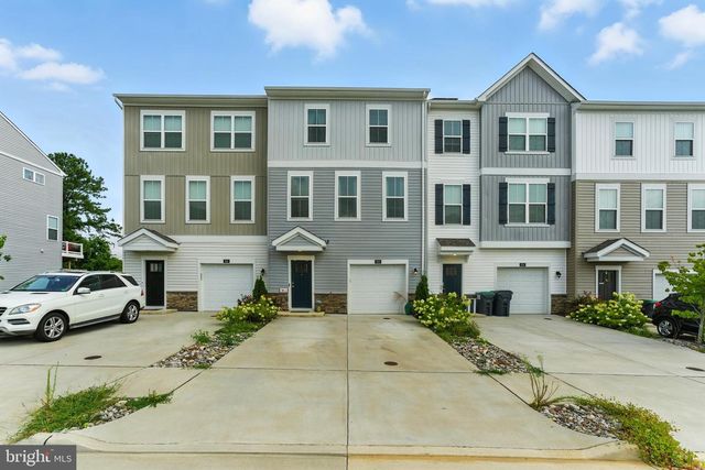 406 HONEYBERRY LN, Fredericksburg, VA 22405
