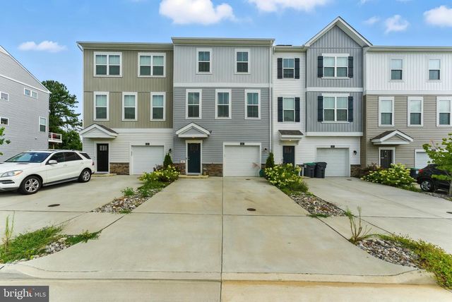 406 HONEYBERRY LN, Fredericksburg, VA 22405