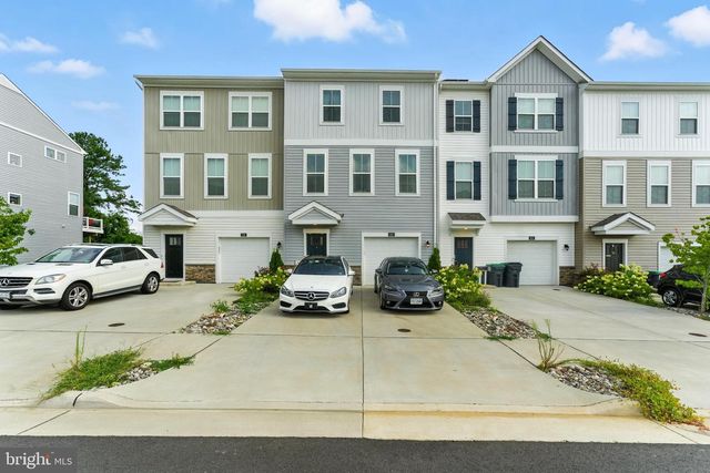406 HONEYBERRY LN, Fredericksburg, VA 22405