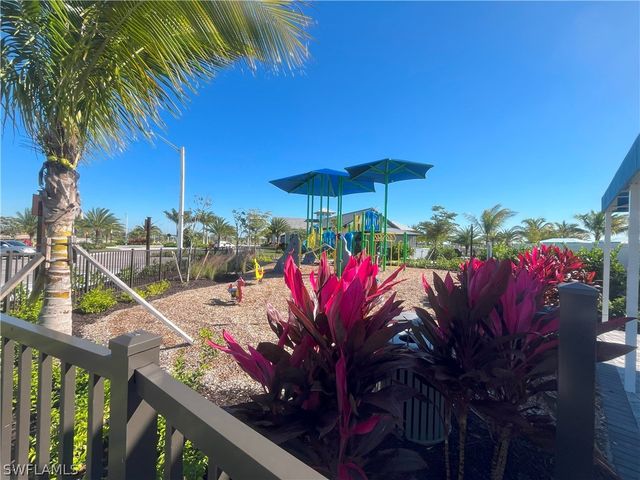 4062 Aquila PL, Naples, FL 34120