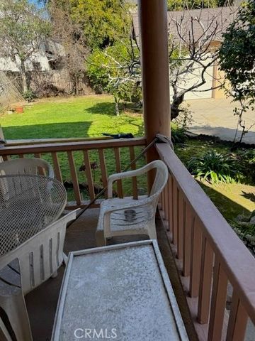 5015 Franklin Avenue, Los Angeles, CA 90027