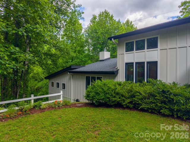 1452 S Country Club Drive, Cullowhee, NC 28723