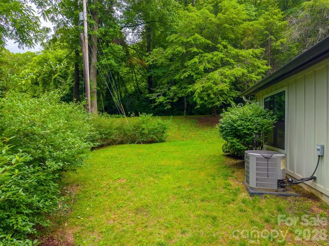 1452 S Country Club Drive, Cullowhee, NC 28723