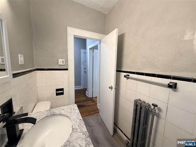 17 Elwood Place 304, Newark, NJ 07104
