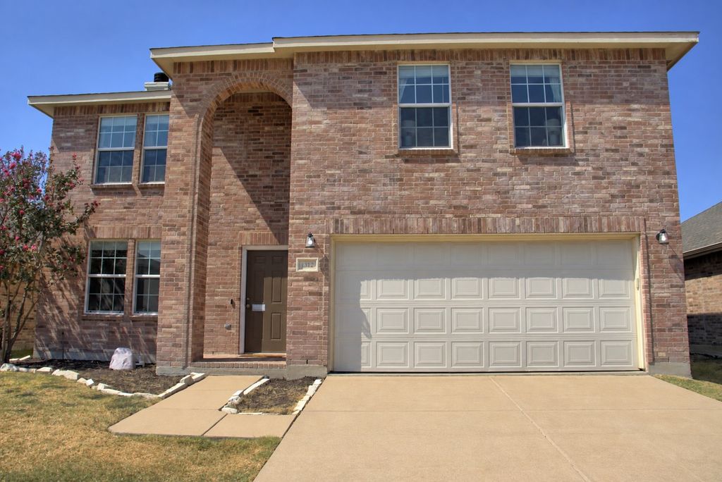 1312 Gayle Street, Burleson, TX 76028 — exterior