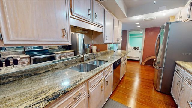 1750 BENJAMIN FRANKLIN DRIVE B, Sarasota, FL 34236