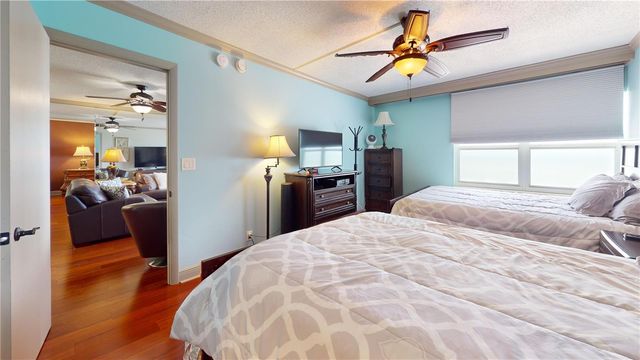 1750 BENJAMIN FRANKLIN DRIVE B, Sarasota, FL 34236