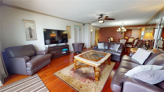 1750 BENJAMIN FRANKLIN DRIVE B, Sarasota, FL 34236