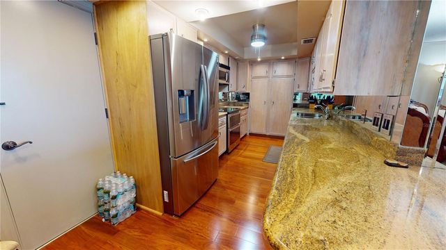 1750 BENJAMIN FRANKLIN DRIVE B, Sarasota, FL 34236