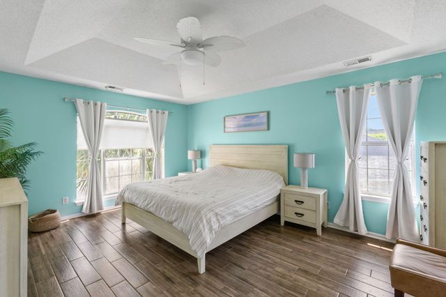 8527 Long Meadow Drive, North Charleston, SC 29420