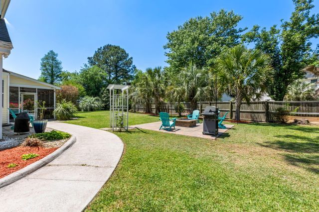 8527 Long Meadow Drive, North Charleston, SC 29420