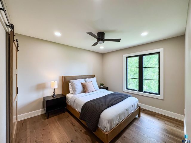 1808 E Edgewood Rd, Sioux Falls, SD 57103