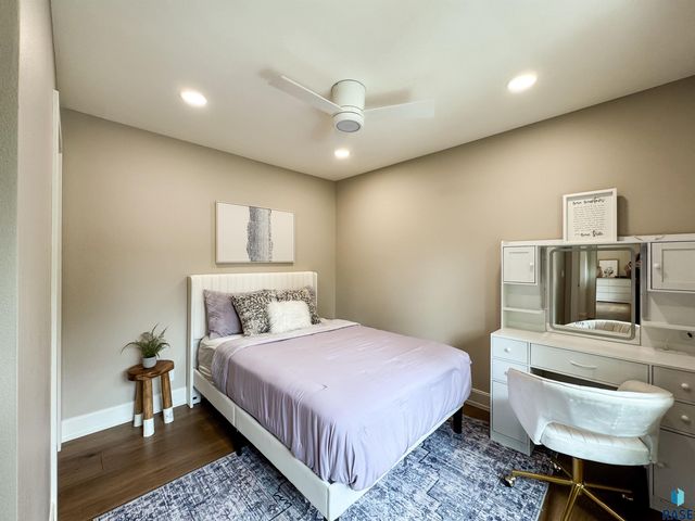1808 E Edgewood Rd, Sioux Falls, SD 57103