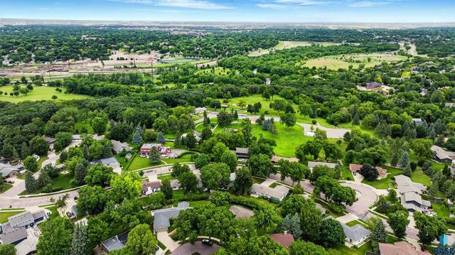 1808 E Edgewood Rd, Sioux Falls, SD 57103