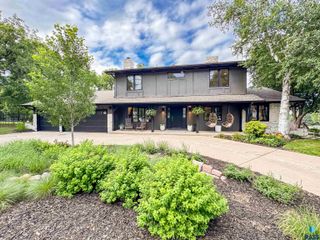 1808 E Edgewood Rd, Sioux Falls, SD 57103