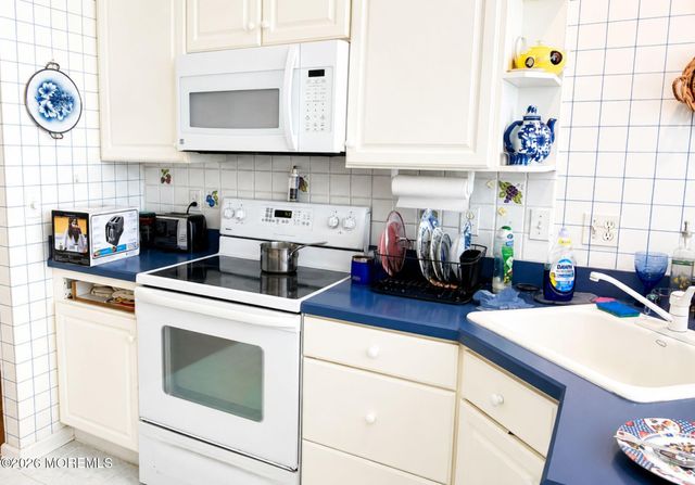 17 Sweetwater Drive, Little Egg Harbor, NJ 08087