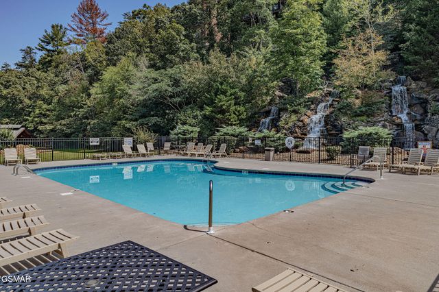 1942 Cougar Crossing Way, Sevierville, TN 37876