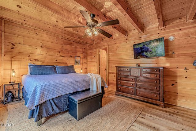 1942 Cougar Crossing Way, Sevierville, TN 37876
