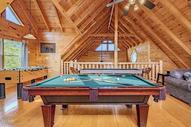 1942 Cougar Crossing Way, Sevierville, TN 37876