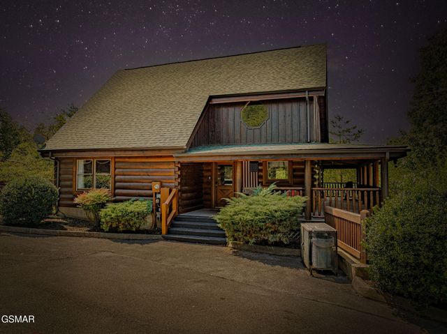 1942 Cougar Crossing Way, Sevierville, TN 37876