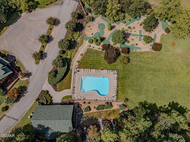 1942 Cougar Crossing Way, Sevierville, TN 37876