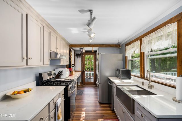151 Stonebridge Lane, Mountain City, TN 37683