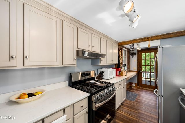151 Stonebridge Lane, Mountain City, TN 37683