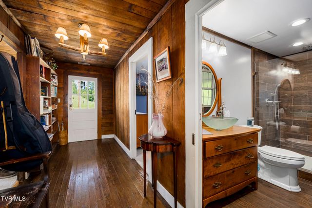 151 Stonebridge Lane, Mountain City, TN 37683