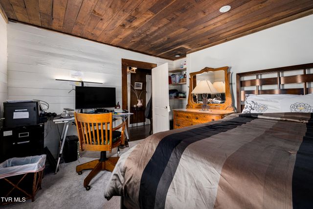 151 Stonebridge Lane, Mountain City, TN 37683