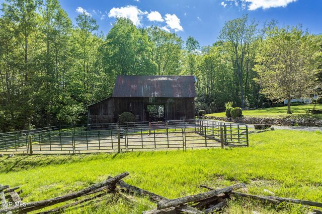 151 Stonebridge Lane, Mountain City, TN 37683