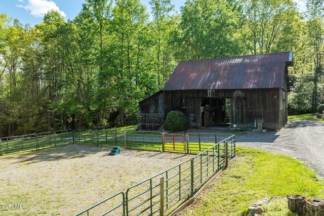 151 Stonebridge Lane, Mountain City, TN 37683