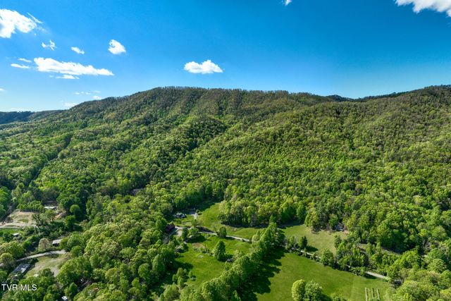 151 Stonebridge Lane, Mountain City, TN 37683