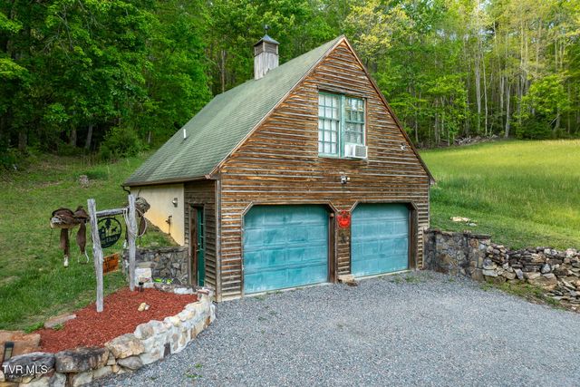 151 Stonebridge Lane, Mountain City, TN 37683