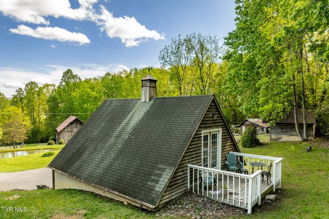 151 Stonebridge Lane, Mountain City, TN 37683