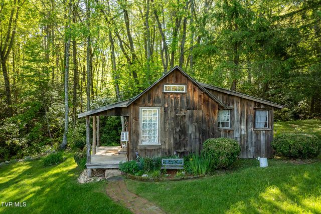 151 Stonebridge Lane, Mountain City, TN 37683