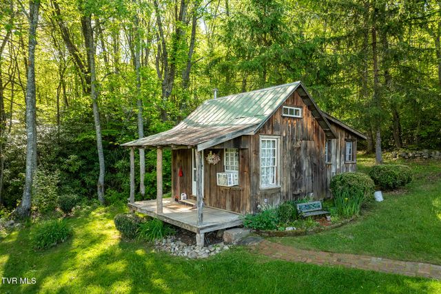 151 Stonebridge Lane, Mountain City, TN 37683