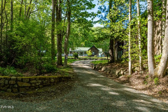 151 Stonebridge Lane, Mountain City, TN 37683