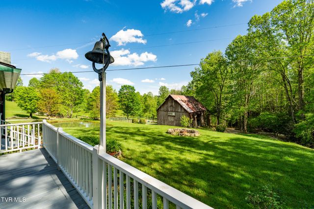 151 Stonebridge Lane, Mountain City, TN 37683