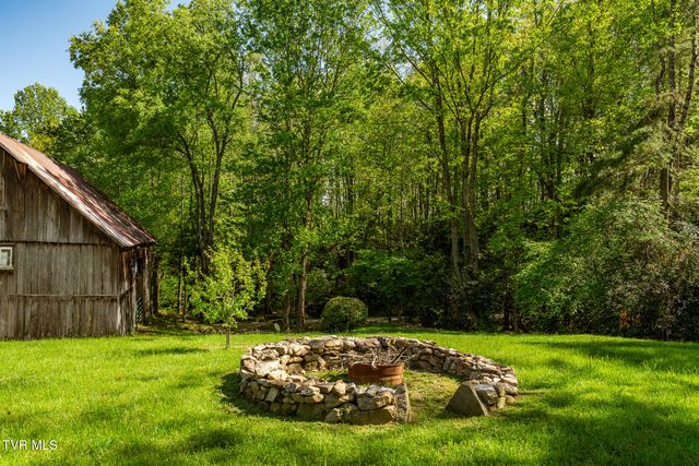 151 Stonebridge Lane, Mountain City, TN 37683