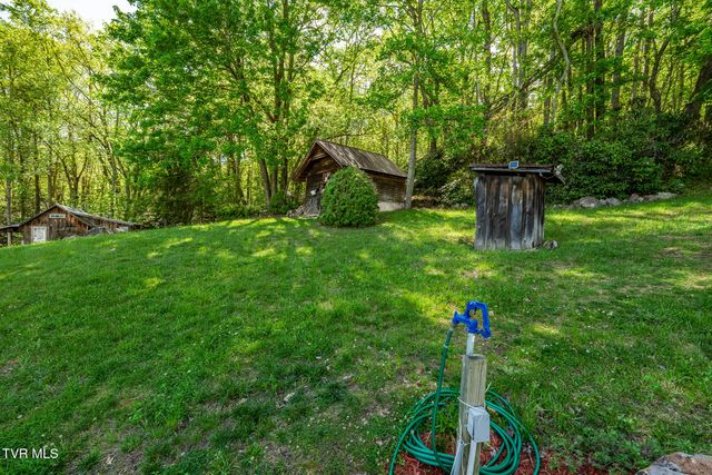 151 Stonebridge Lane, Mountain City, TN 37683