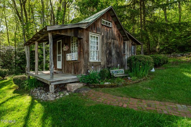 151 Stonebridge Lane, Mountain City, TN 37683