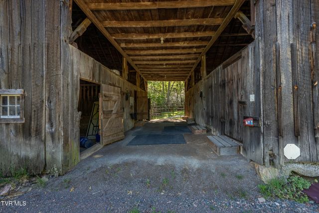 151 Stonebridge Lane, Mountain City, TN 37683