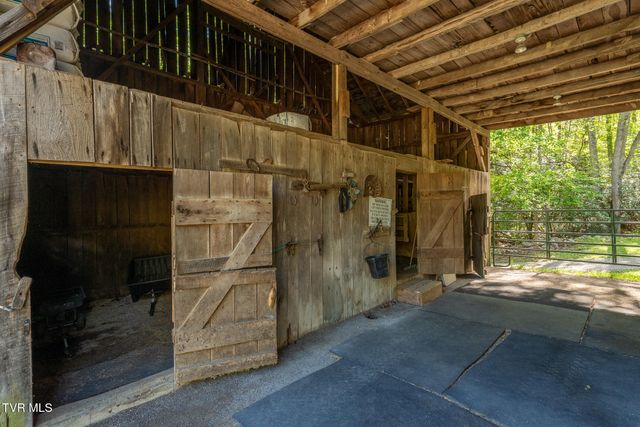 151 Stonebridge Lane, Mountain City, TN 37683